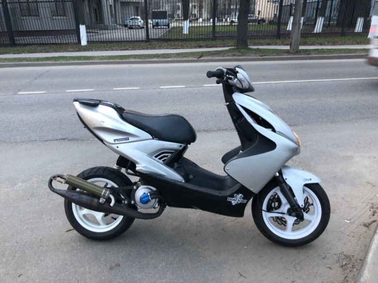 Скутер ямаха аэрокс