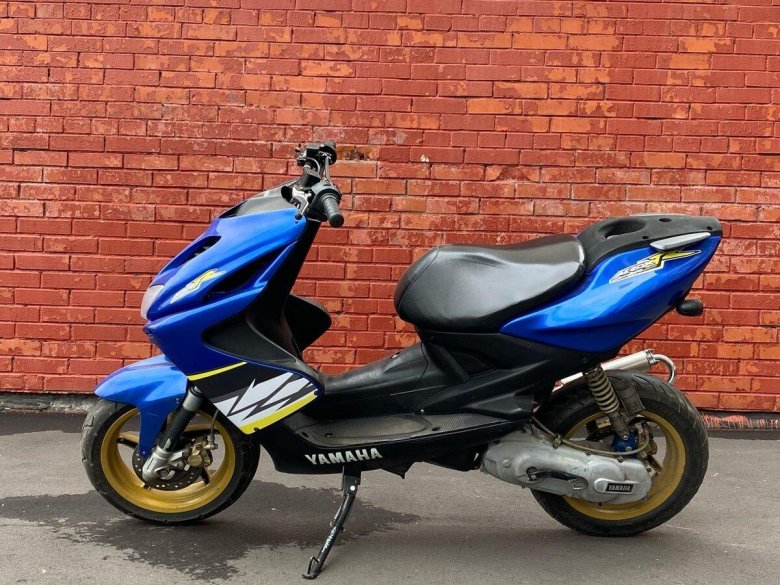 Скутер Ямаха синий