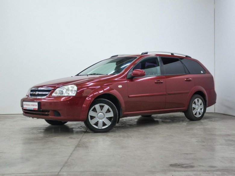 Шевроле универсал красный