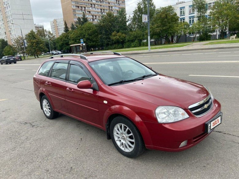 Chevrolet Lacetti универсал красный