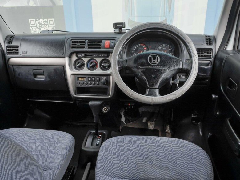 Хонда лого 2000 салон