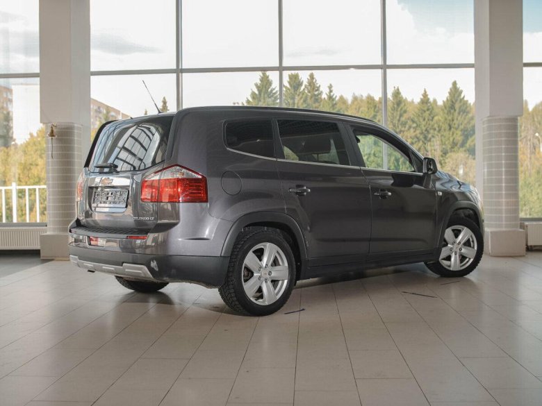 Chevrolet Orlando 2010 — 2018 i