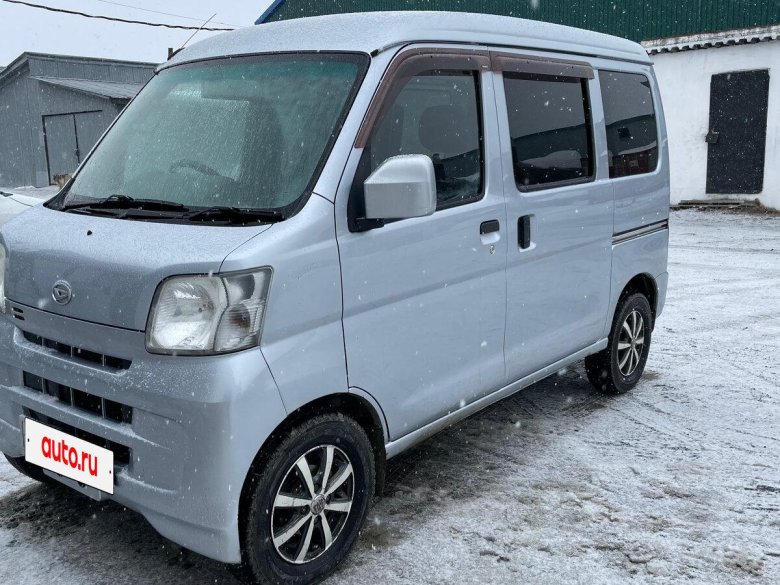 Машина daihatsu