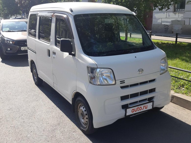 Daihatsu Hijet белый