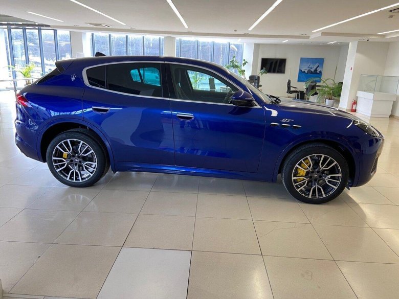 Maserati levante gt hybrid