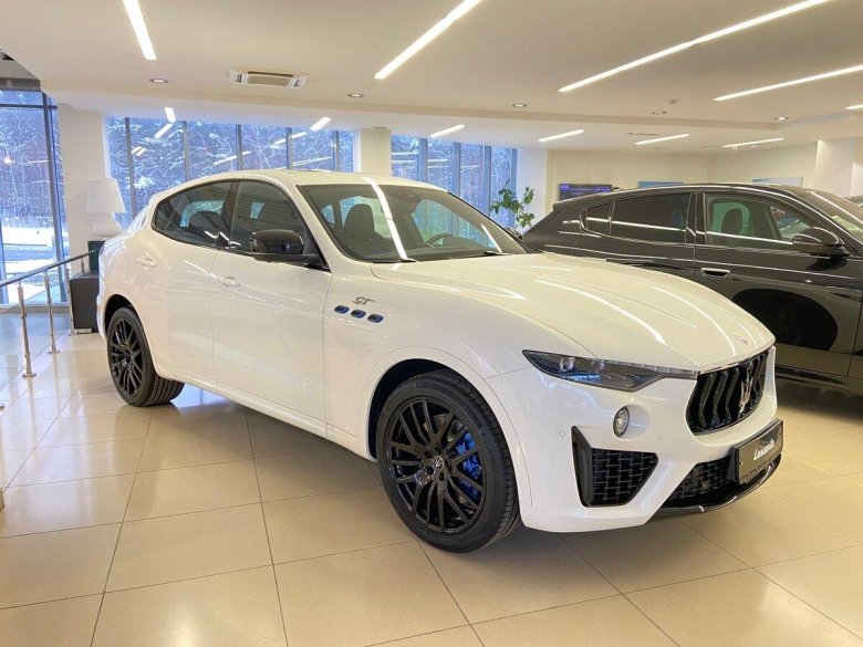 Мазерати леванте 2022