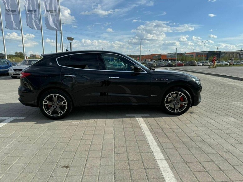 Мазерати леванта