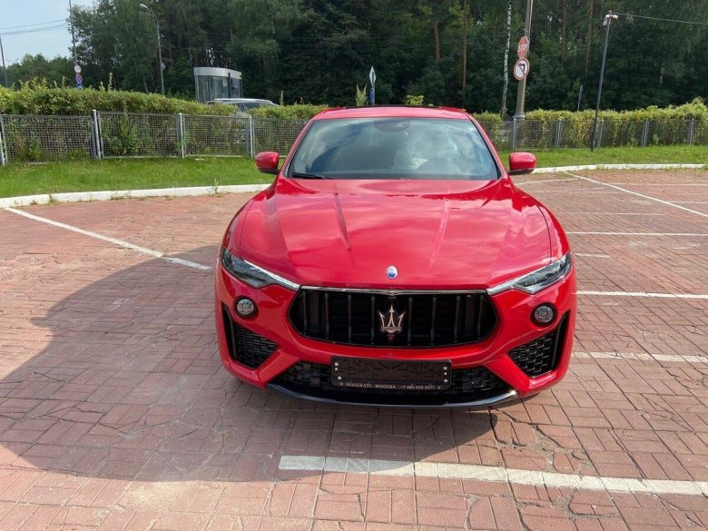 Автомобиль maserati