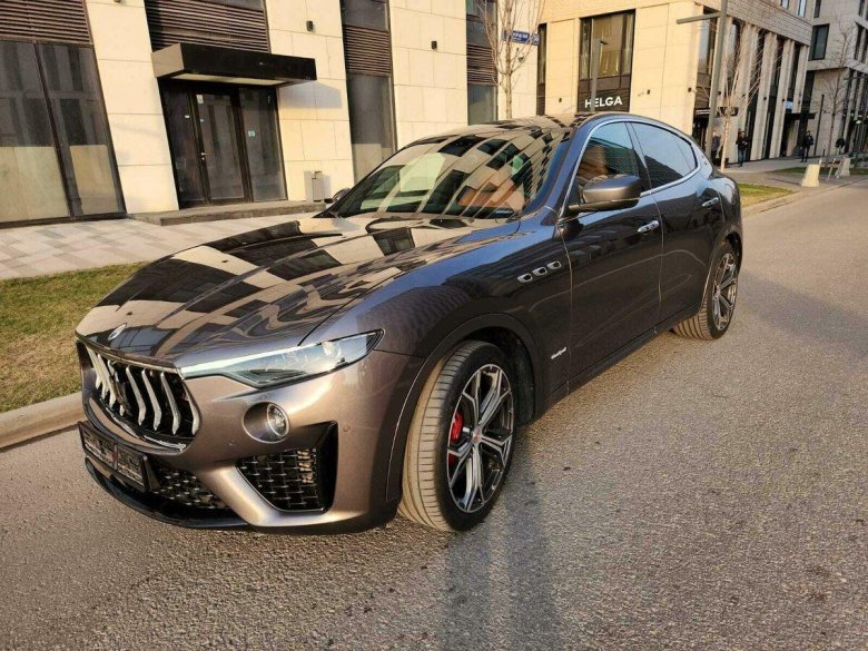 Мазерати леванте 2023