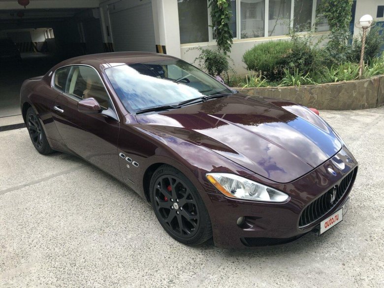 Машина maserati