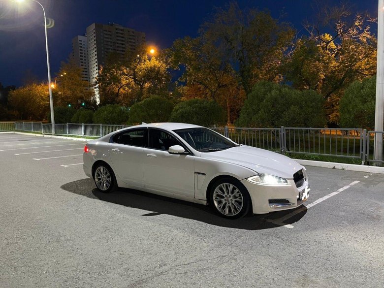 Ягуар xf 2012 белый