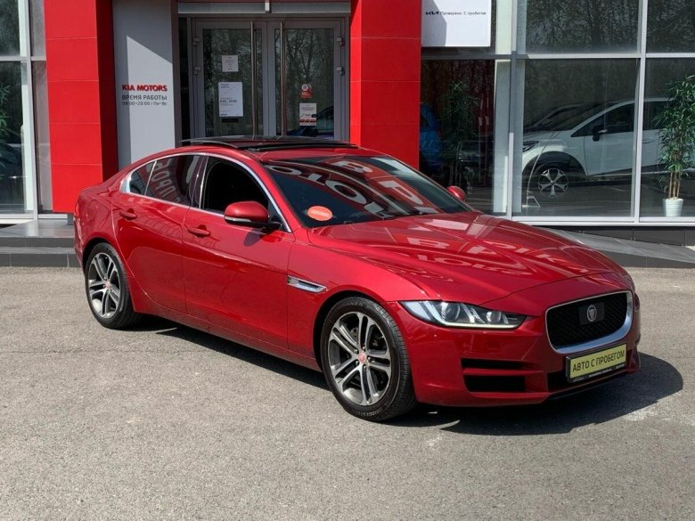 Jaguar xe 2016
