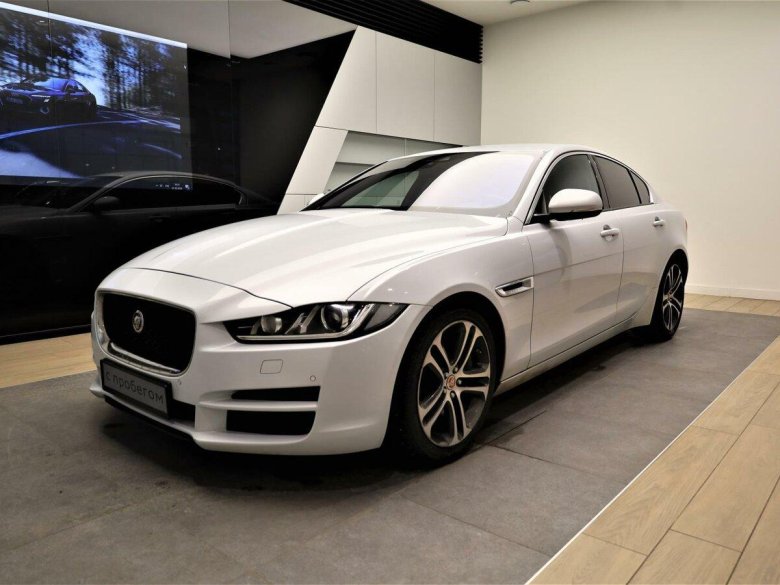 Jaguar xe 2015