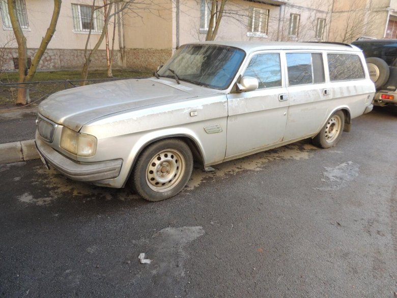 ГАЗ 3110 универсал серебристый механика