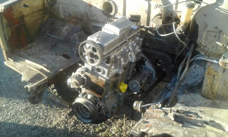 ЛУАЗ С ДВС 2108