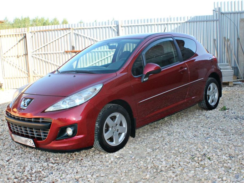 Пежо 207 красный