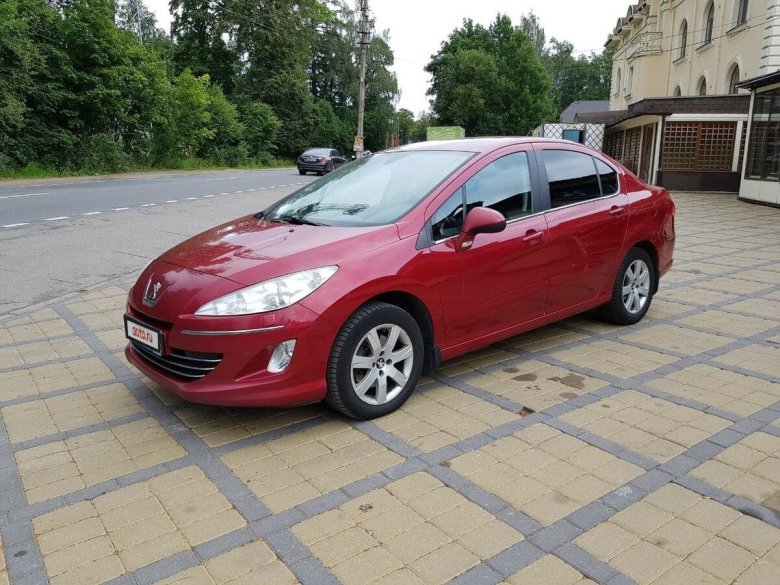 Пежо 408 красный