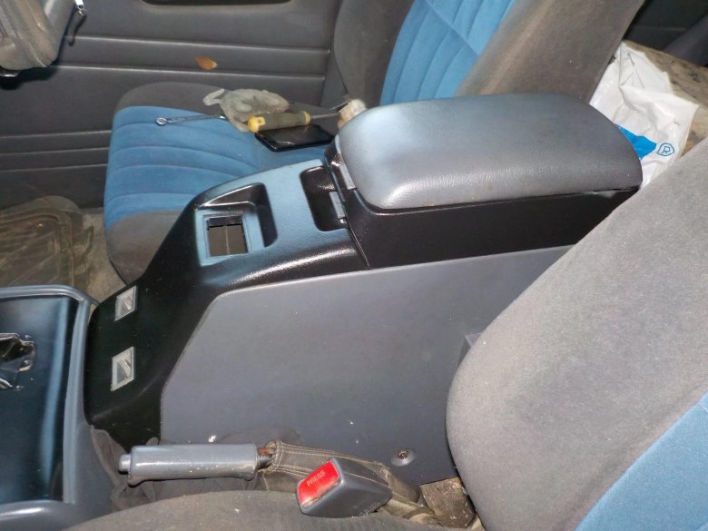 Подлокотник Пежо боксер 3