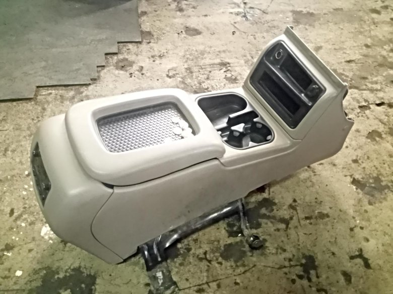 Tahoe 840 Центральная консоль