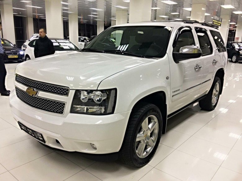 Шевроле Тахо белый