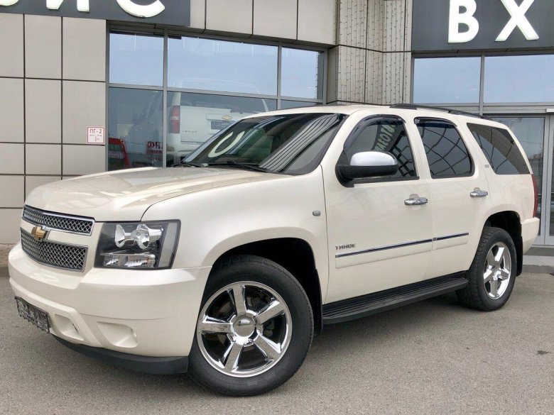 Chevrolet Tahoe белый