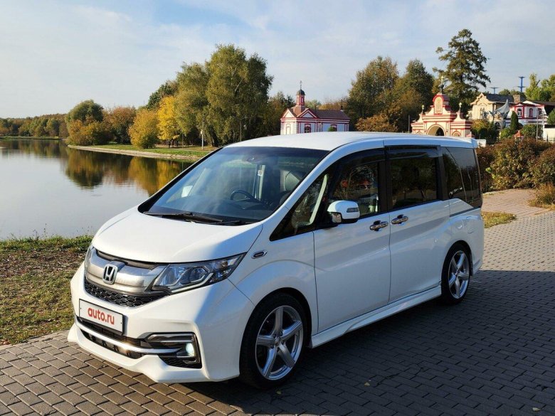 Honda stepwgn spada 2017