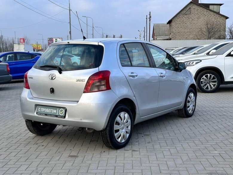 Toyota yaris 2008