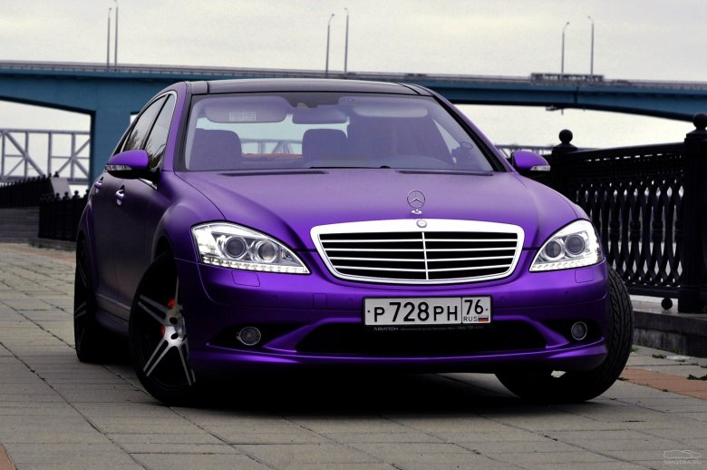 Фиолетовый Мерседес 221