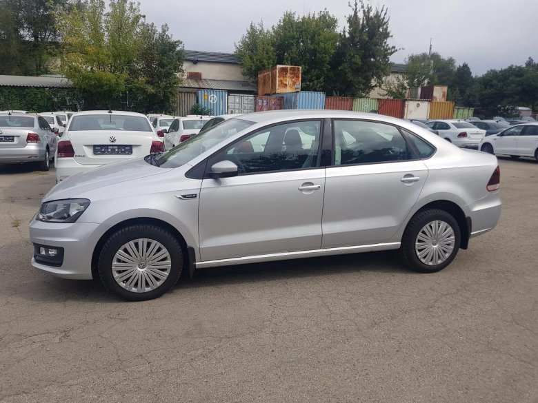 Фольксваген поло серебристый