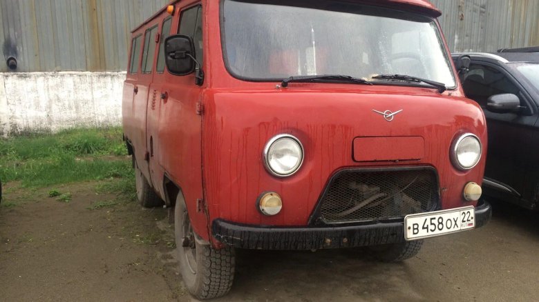 УАЗ 2206 красный