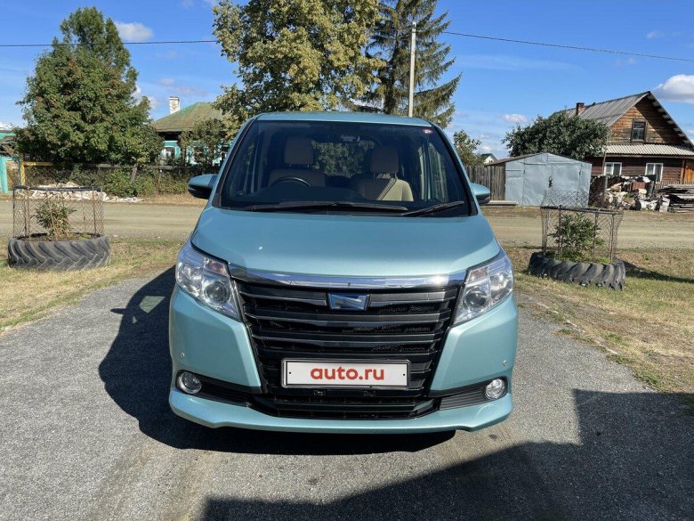 Тойота Ноах 2016