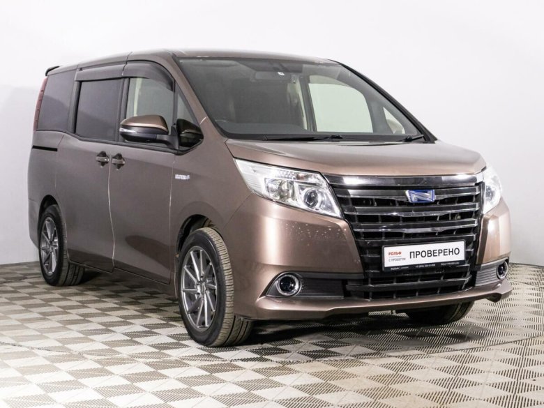 Toyota noah 2014