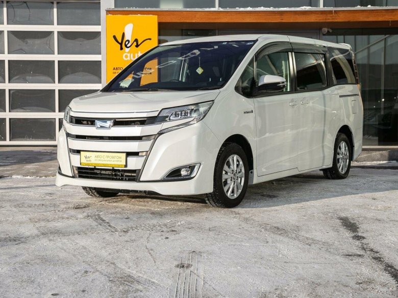 Тойота ноах 2018