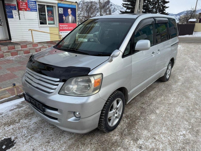 Тойота ноах 2002