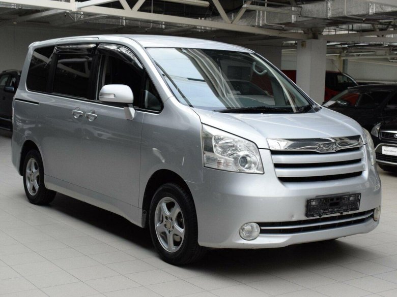 Тойота Ноах 2 поколение