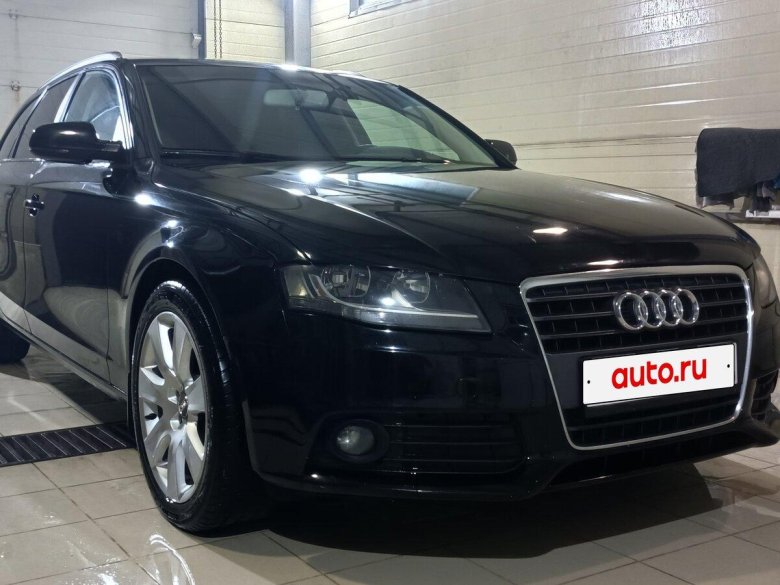 Черная ауди а 4
