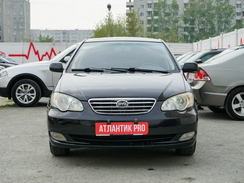 Машина byd f 3