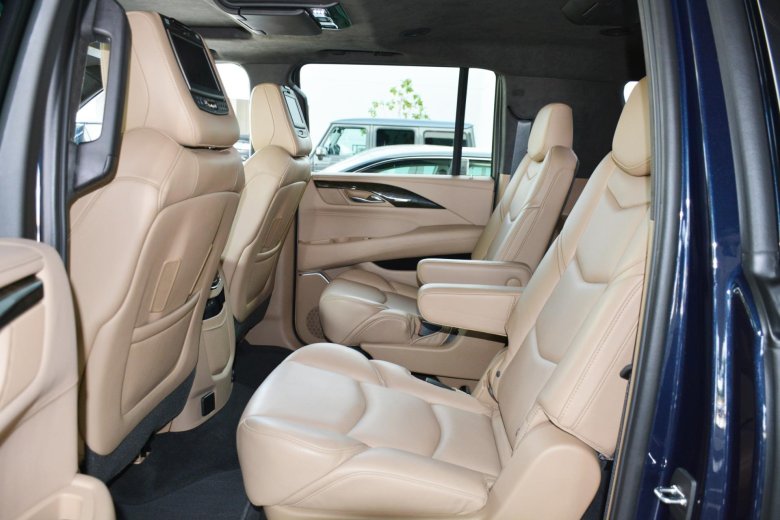 Кадиллак эскалейд салон