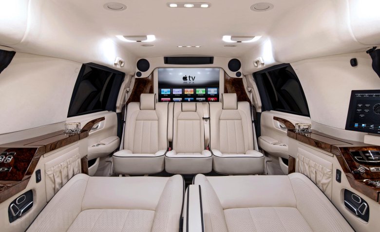 Кадиллак Эскалейд 2023 салон