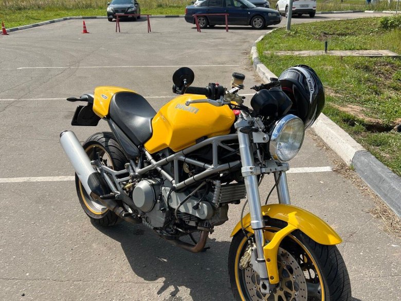 Дукати монстр 1000