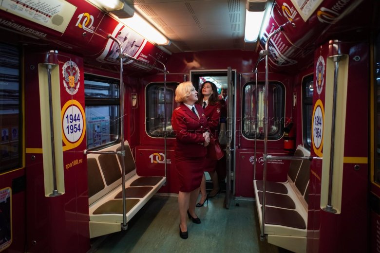 Ретро поезд метро