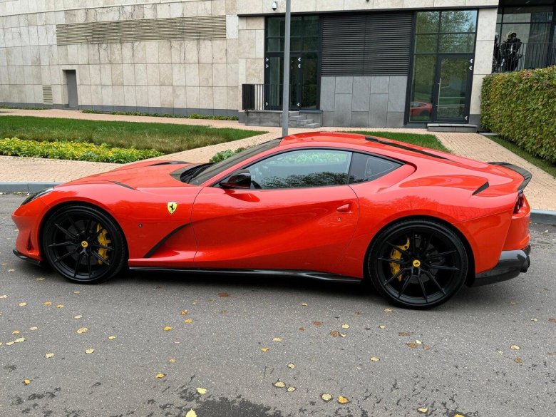 812 superfast ferrari
