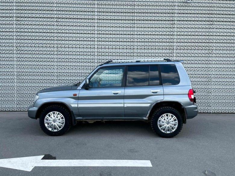 Mitsubishi pajero io