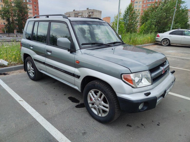 Mitsubishi pajero pinin