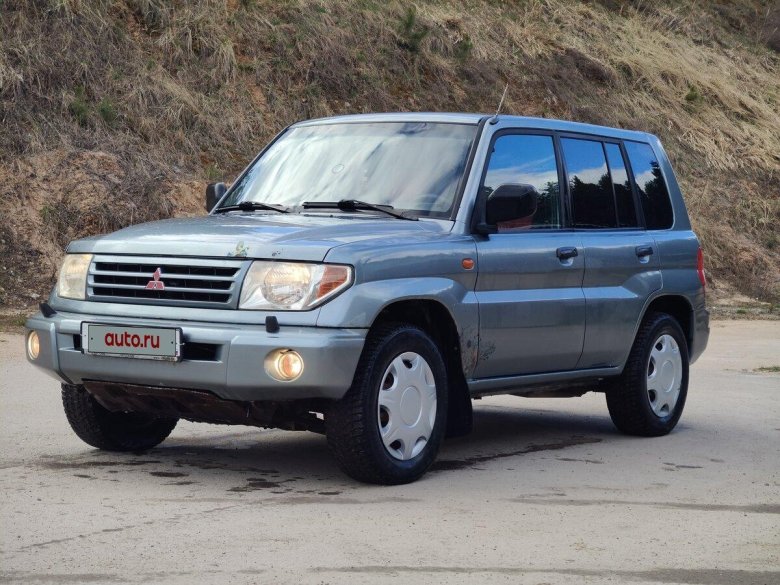 Mitsubishi pajero io 1998