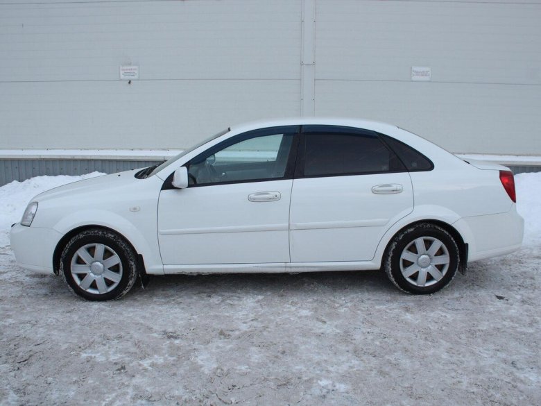 Шевроле лачетти седан белая