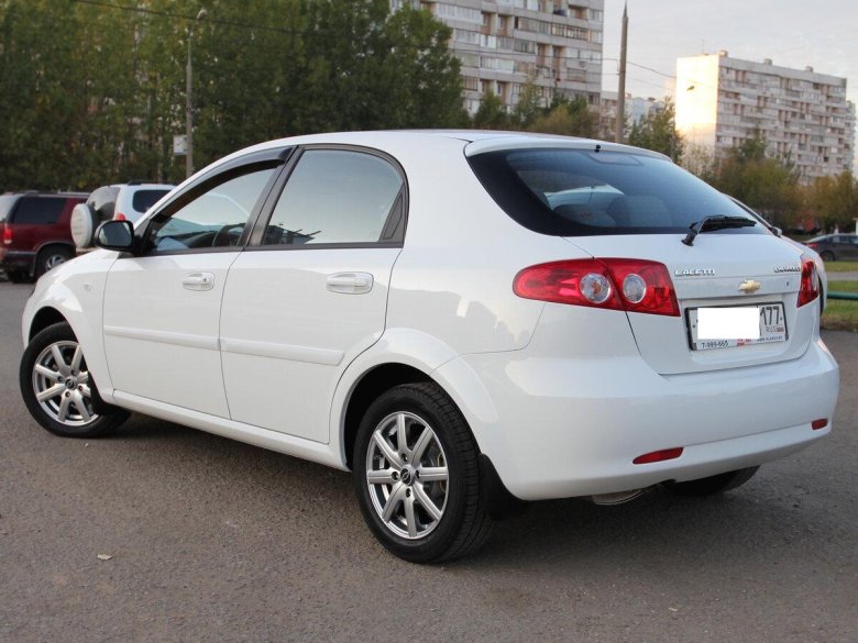 Шевроле Лачетти 2006 белая