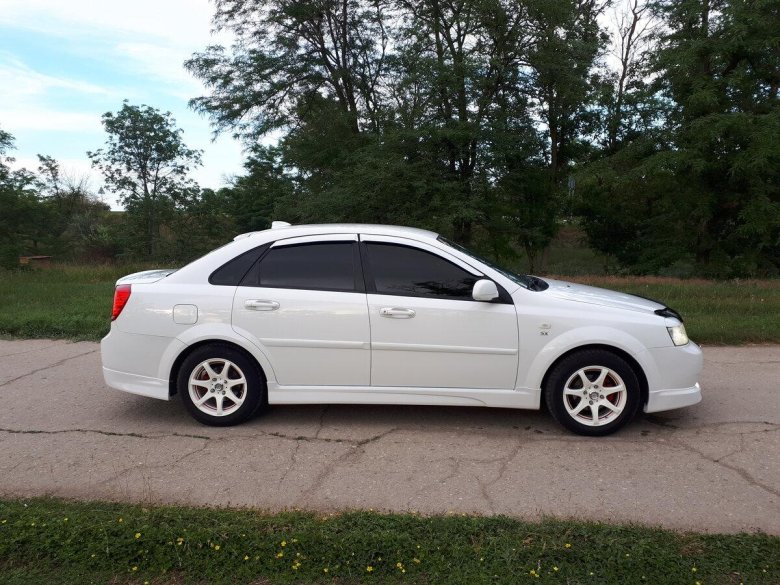 Chevrolet Lacetti White