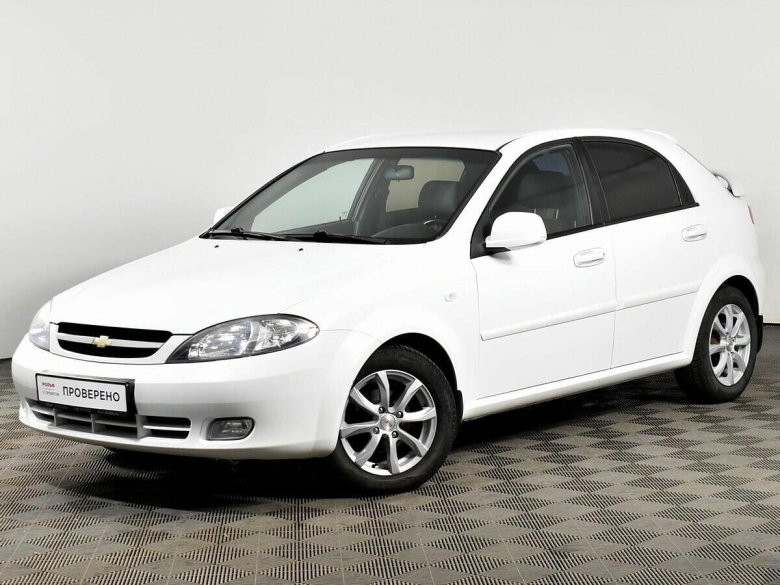 Шевроле Лачетти хэтчбек белая
