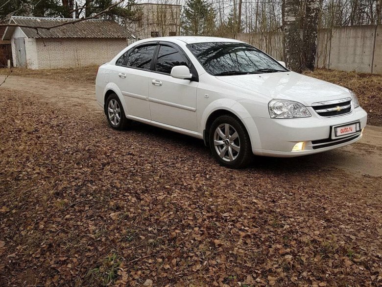 Шевроле Лачетти седан белая